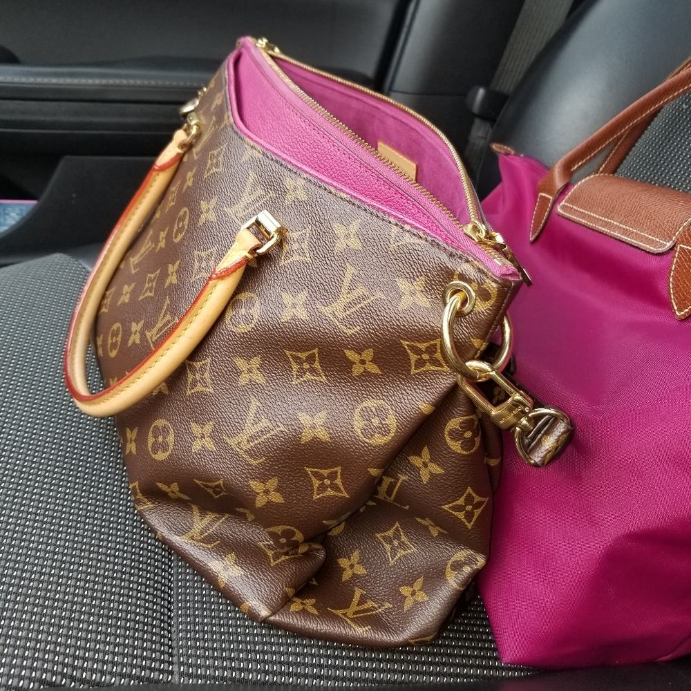 NFS! Just sharing one of my favorite handbags..